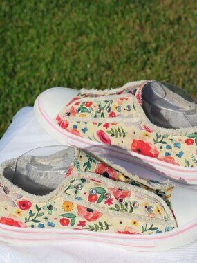 Floral Slip-On Tennis Shoe